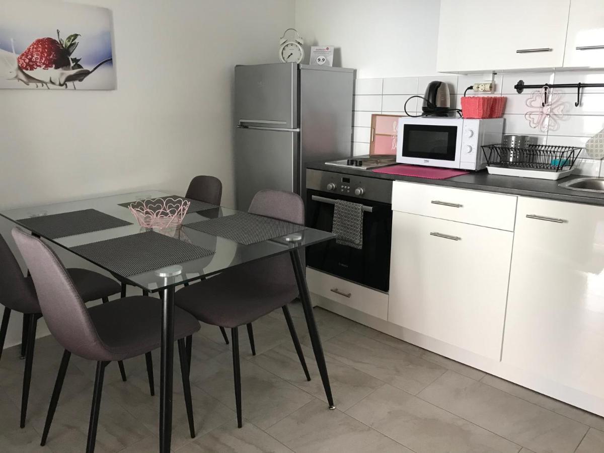 Do-Ti Apartmanhaz Balatonlelle Exterior photo