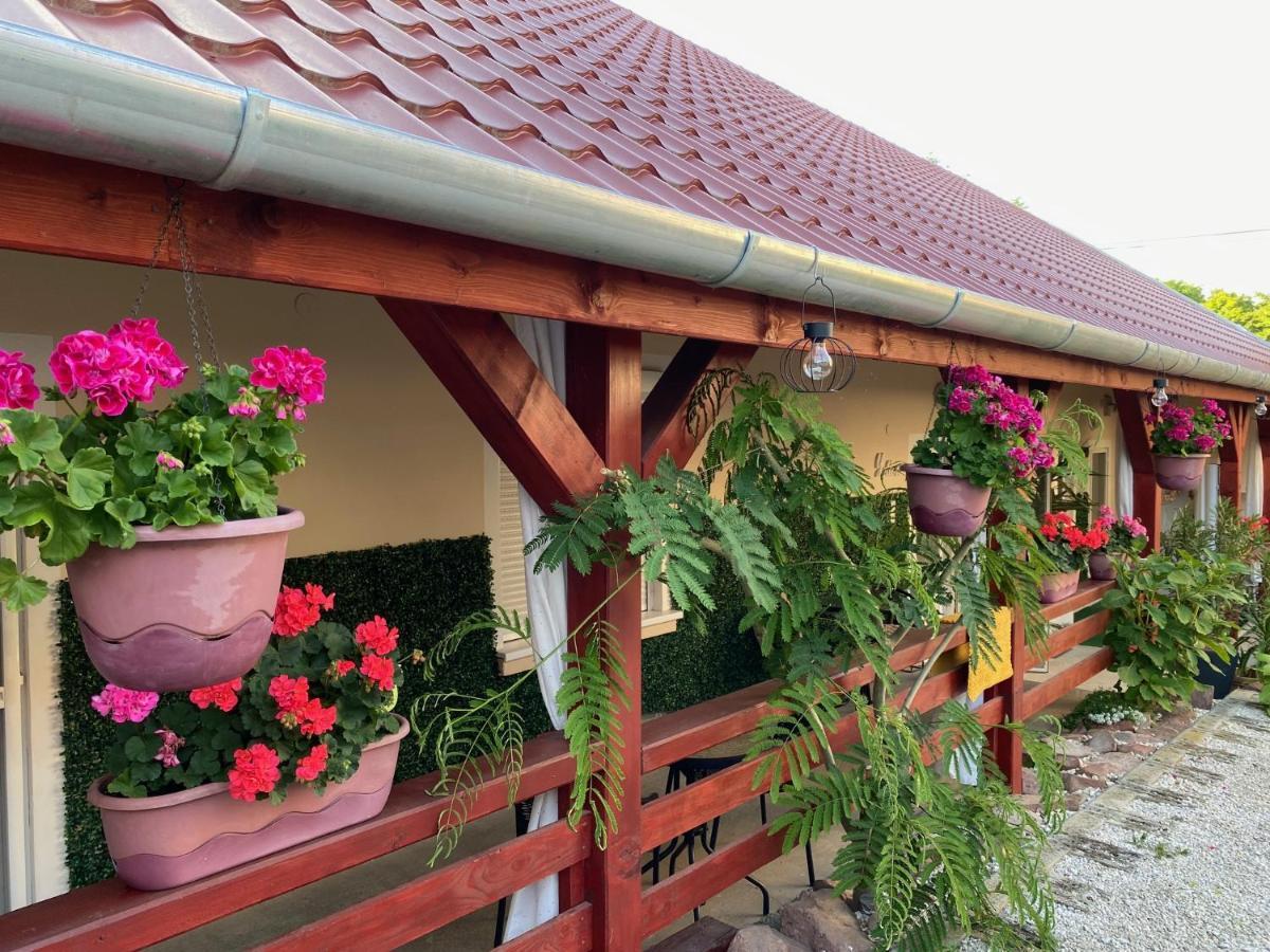 Do-Ti Apartmanhaz Balatonlelle Exterior photo