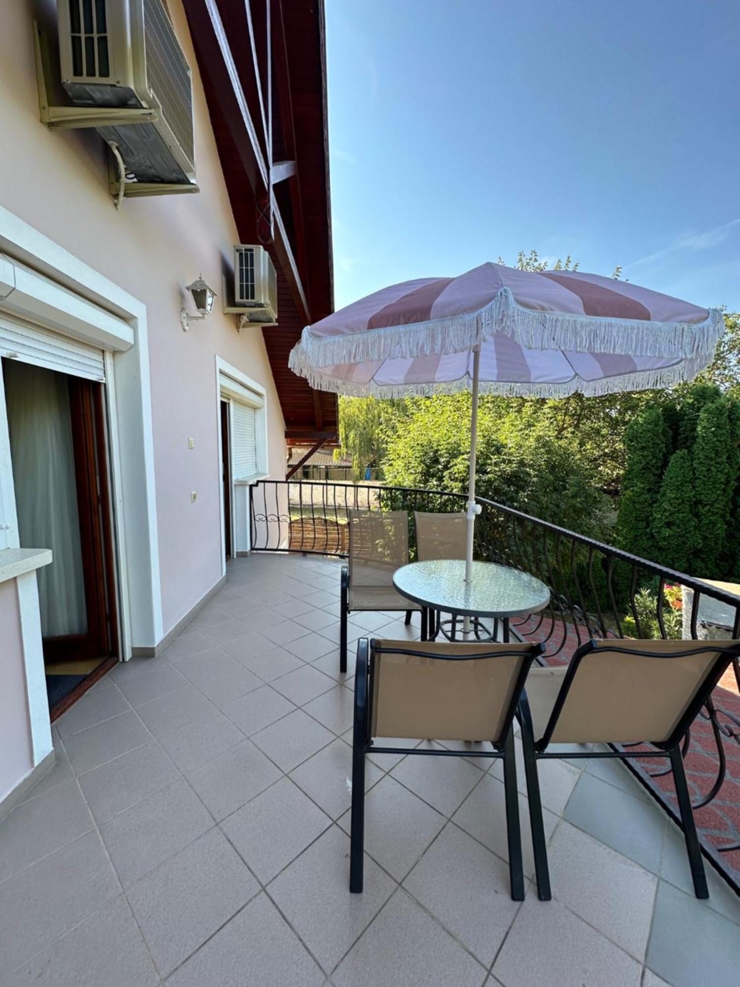 Do-Ti Apartmanhaz Balatonlelle Exterior photo