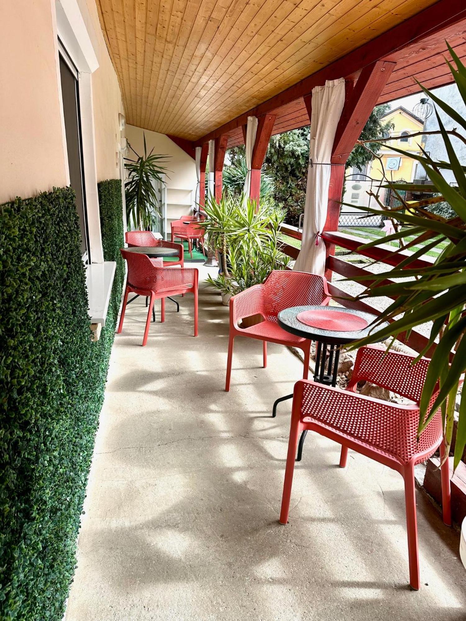 Do-Ti Apartmanhaz Balatonlelle Exterior photo
