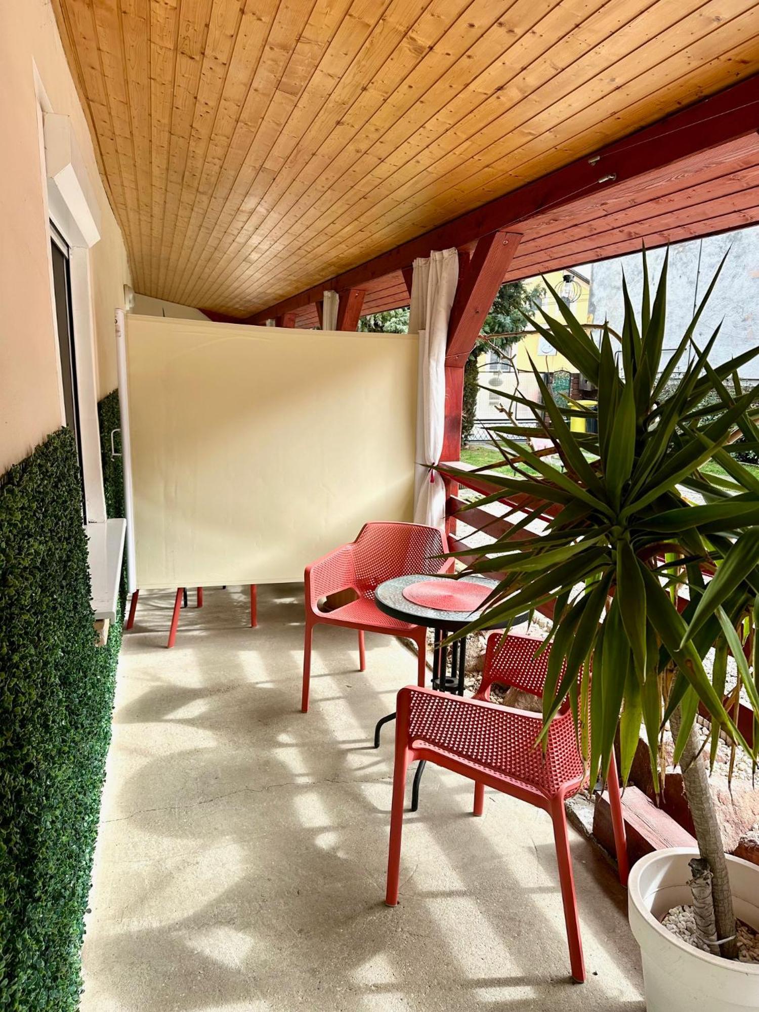 Do-Ti Apartmanhaz Balatonlelle Exterior photo
